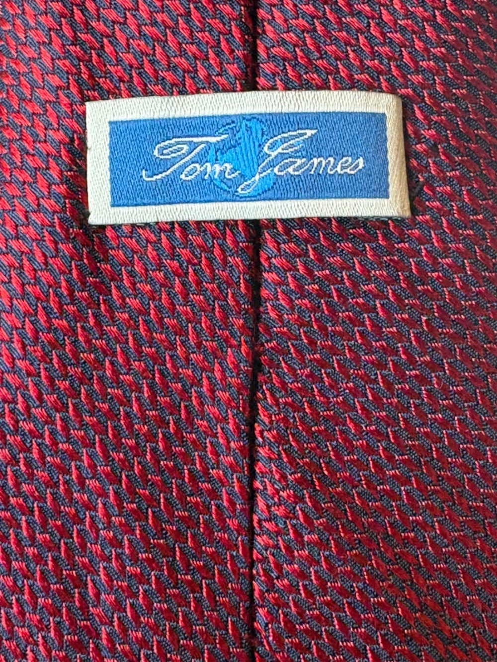 Tom James 100% Silk Tie Burgundy Red Textured Woven Classic Tie